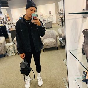 Meet your Posher, Joshua